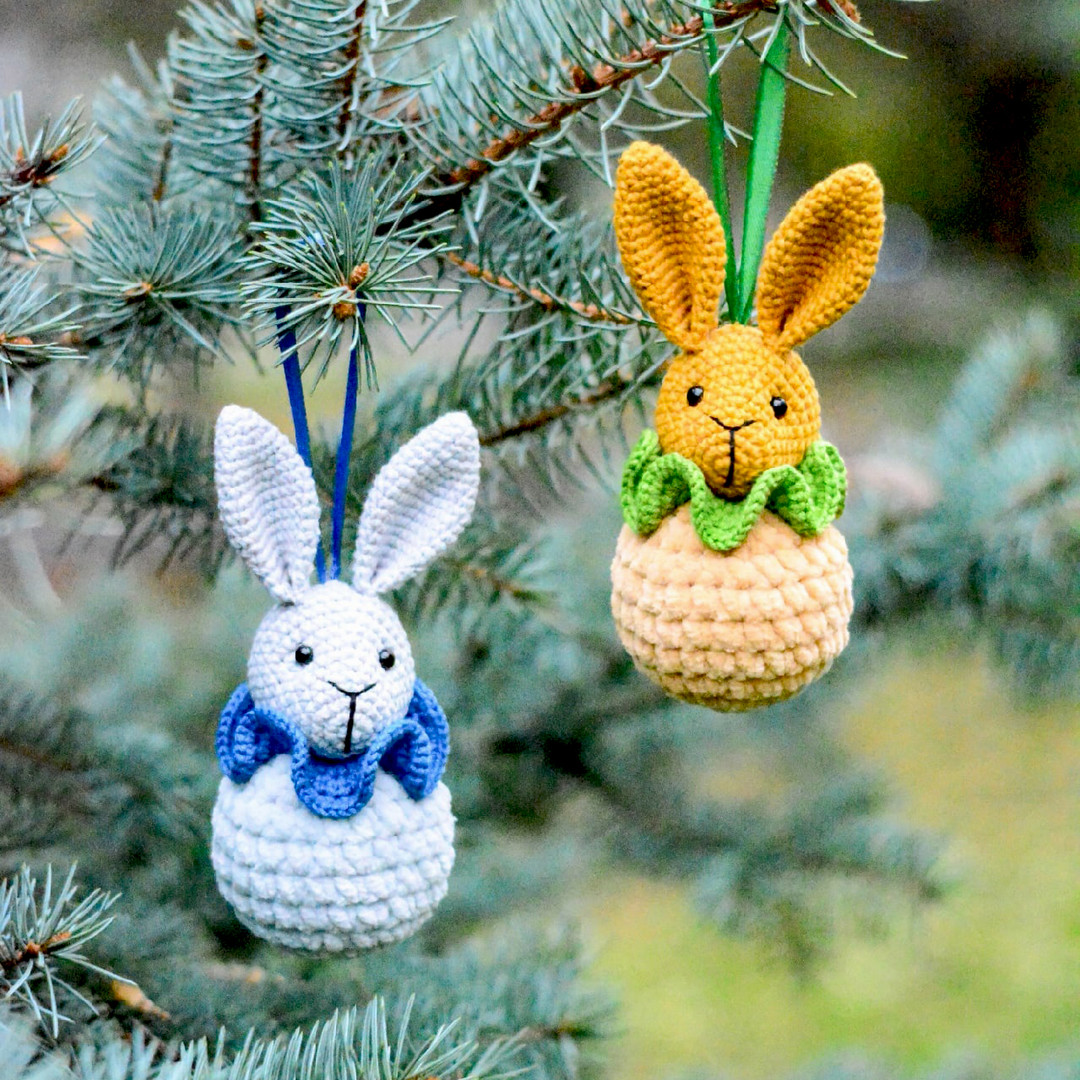 Ёлочная игрушка зайчик — схема амигуруми
