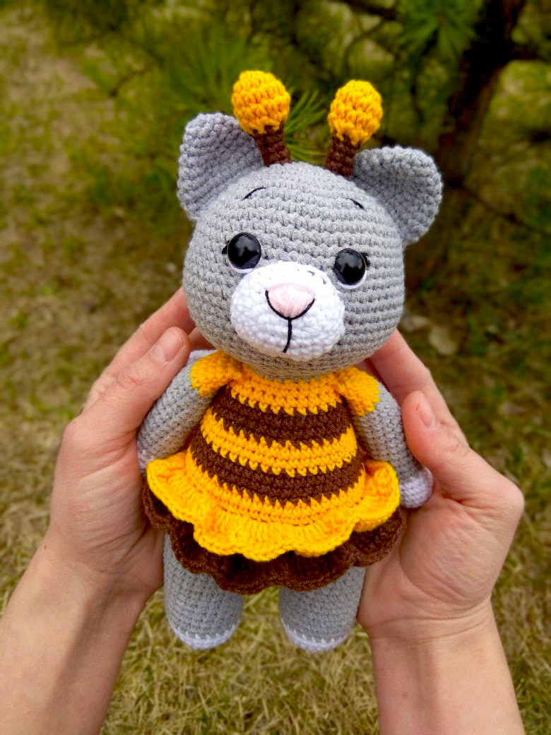 Кошечка Жужжа — схема амигуруми