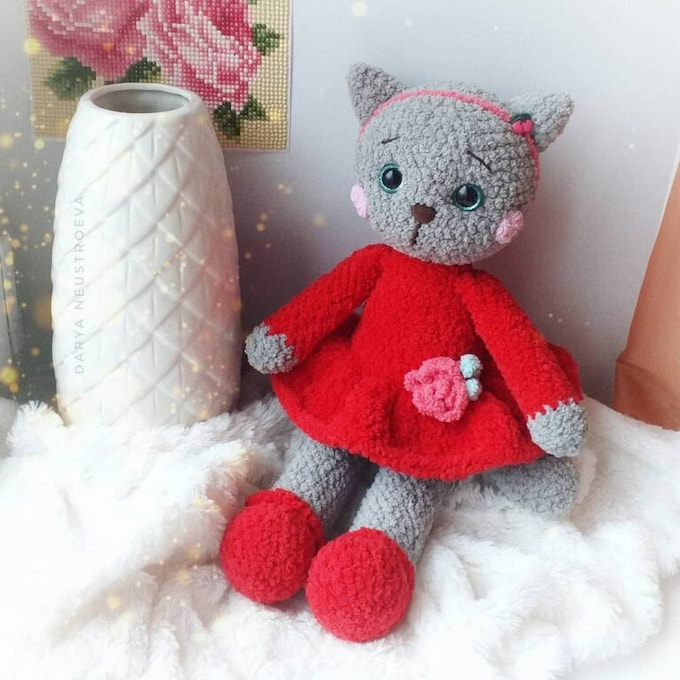 Кошка в платье — схема амигуруми