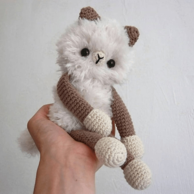 Кошка Юленька — схема амигуруми