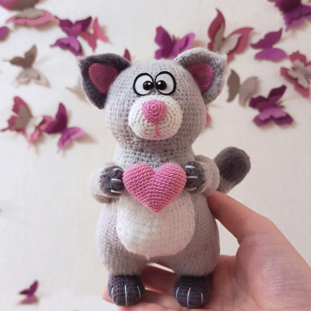 Кот с сердцем — схема амигуруми