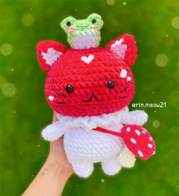 Котик с лягушкой — схема амигуруми