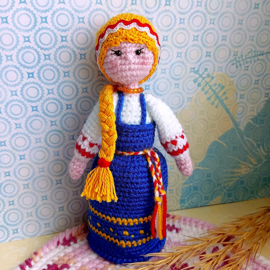 Кукла в русском сарафане — схема амигуруми