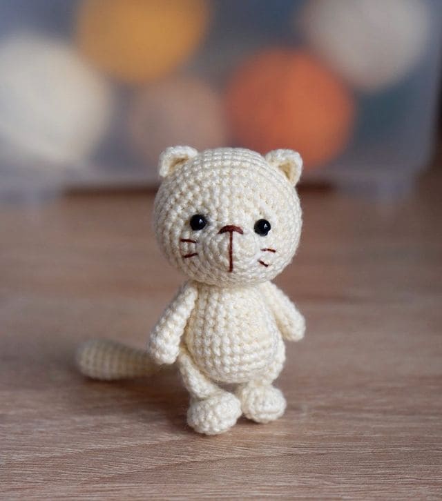 Маленький котёнок — схема амигуруми