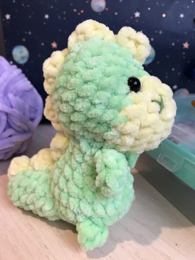 Мини Дино — схема амигуруми