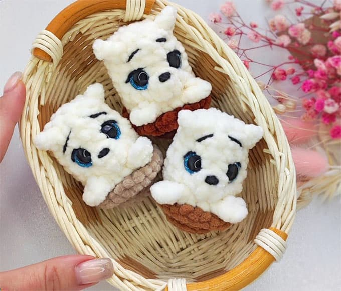 Мишка в корзинке — схема амигуруми