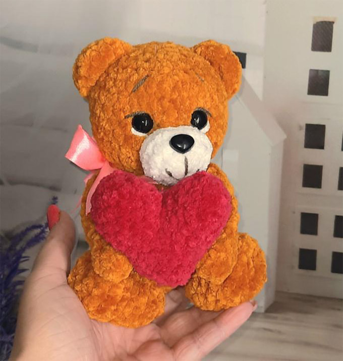Мишка Валентинка — схема амигуруми